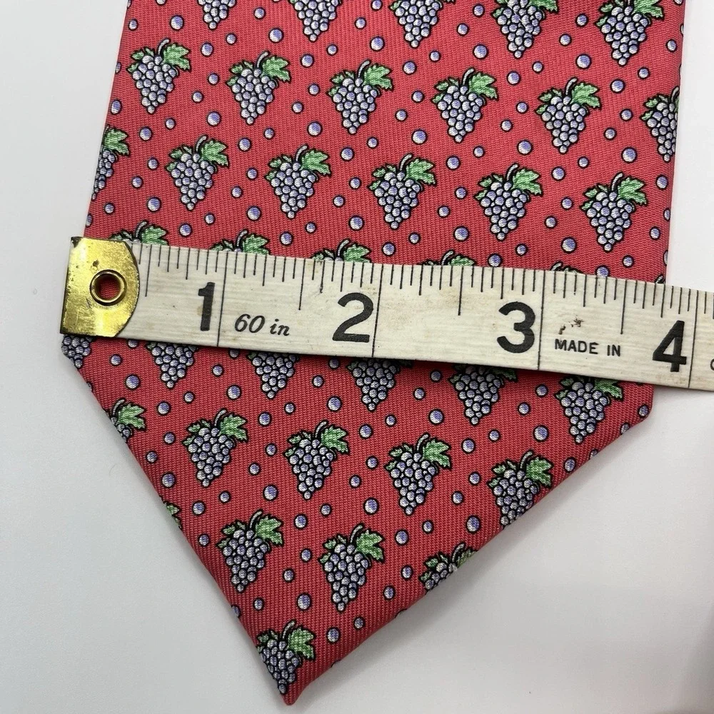 Vineyard Vines 100% Silk Pink Grapes Bunches Neck Tie